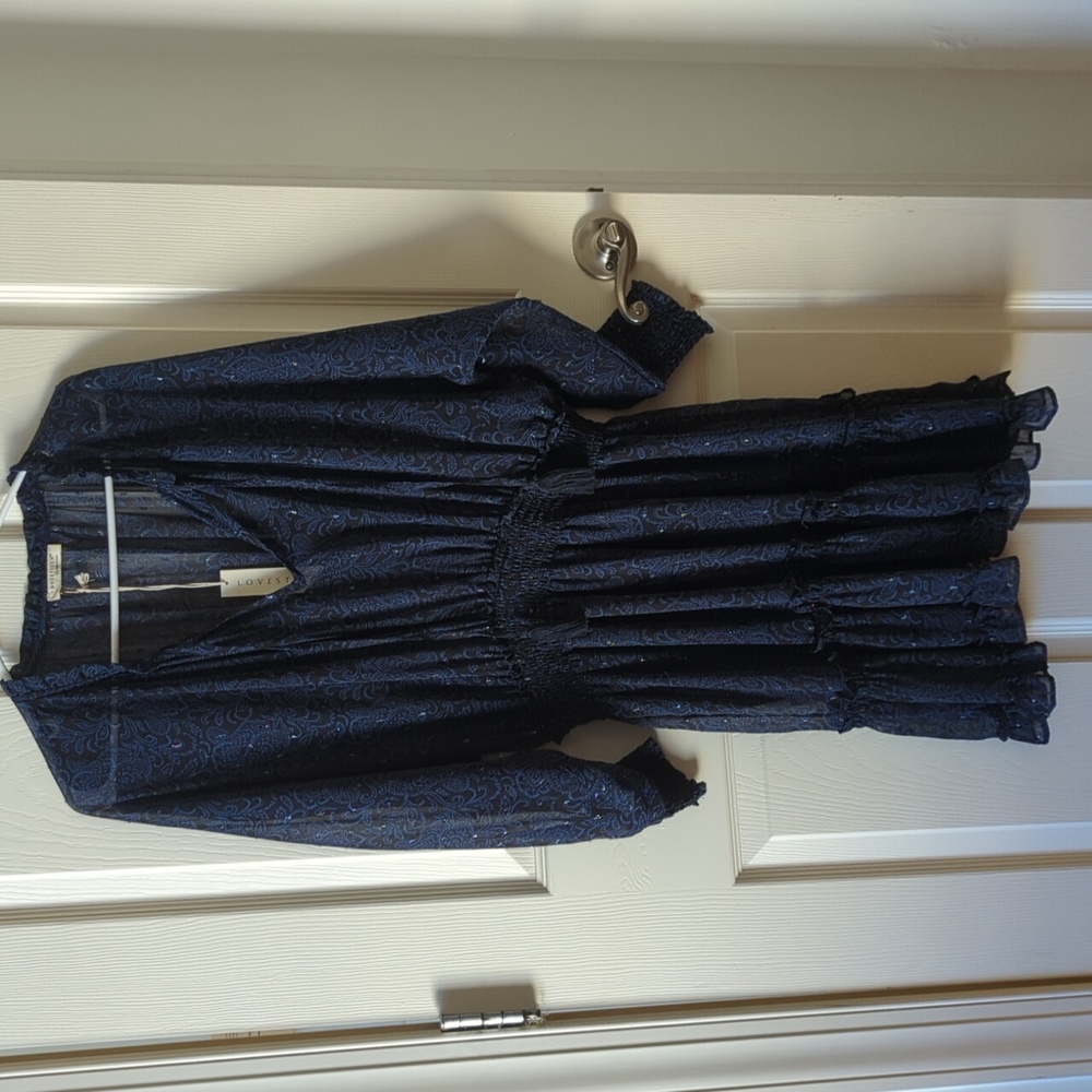 Shimmering tunic. Blue, size L. EXCELLENT CONDITION. Never worn.